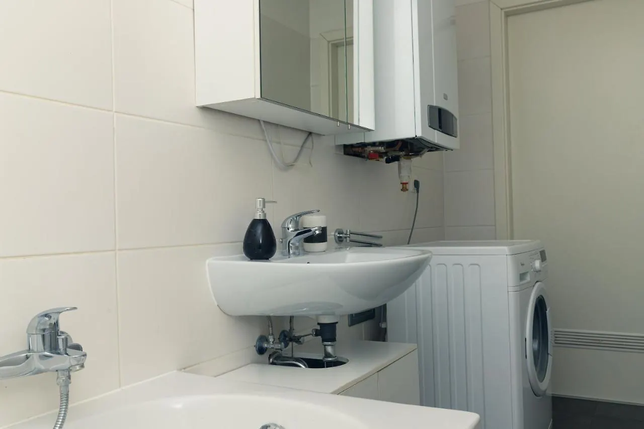 Milky Way Top Floor 2-Bedroom Apartment Air Condition Vienna