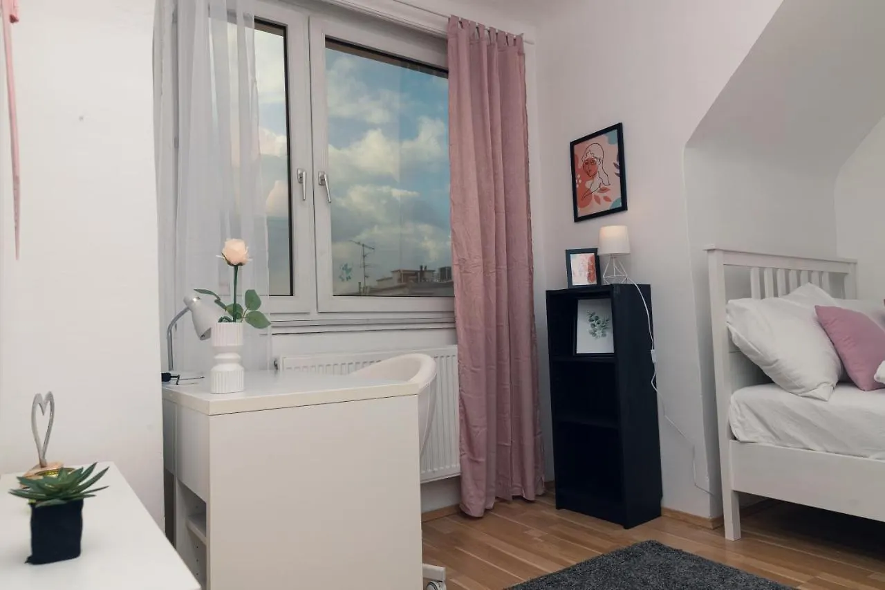Milky Way Top Floor 2-Bedroom Apartment Air Condition Vienna Austria