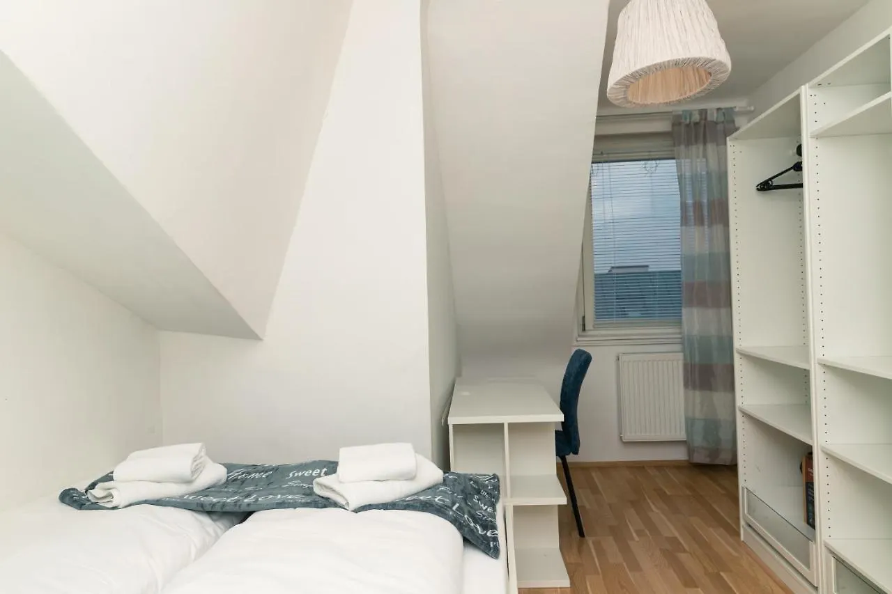 Milky Way Top Floor 2-Bedroom Apartment Air Condition Vienna