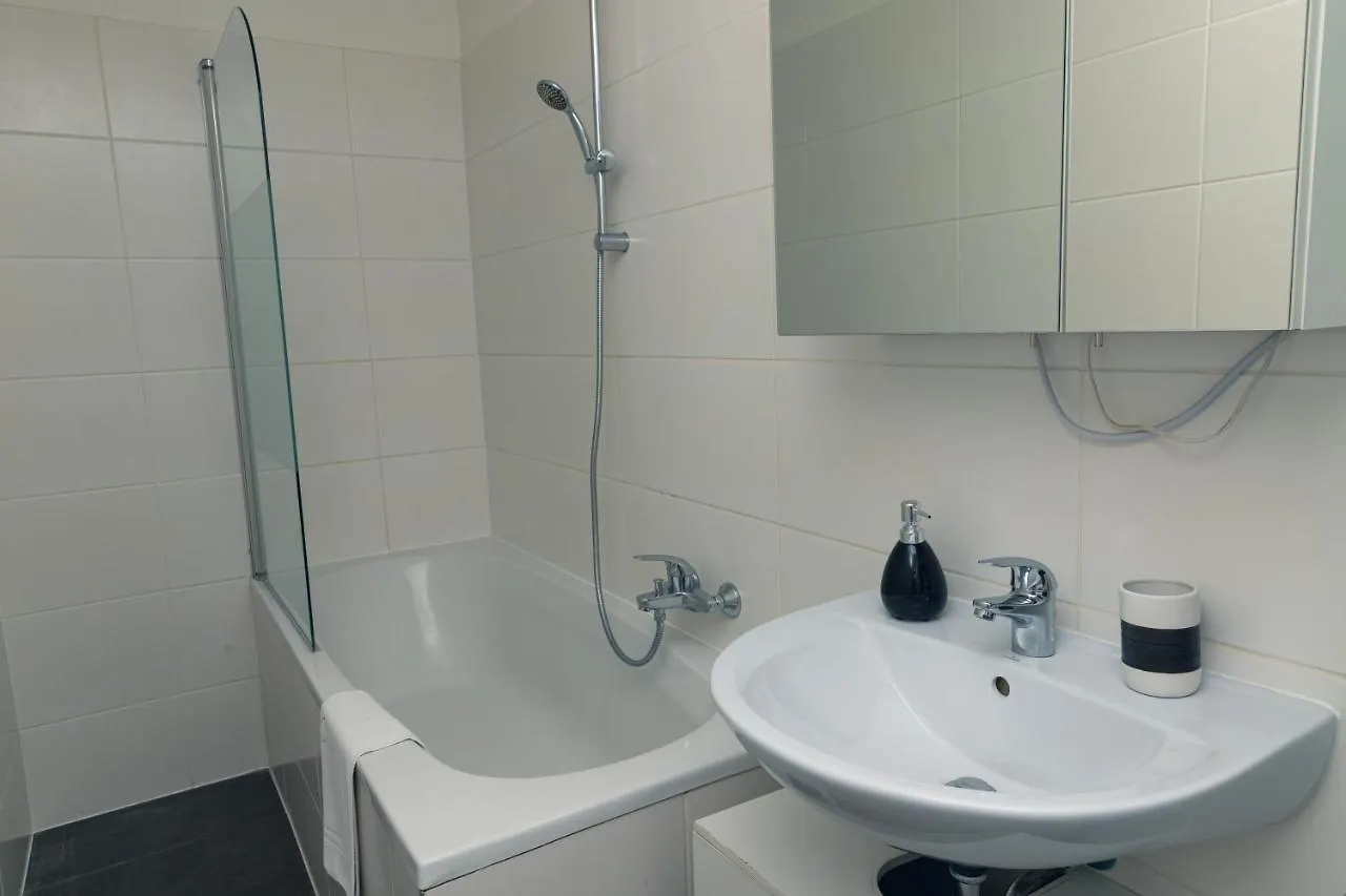 Milky Way Top Floor 2-Bedroom Apartment Air Condition Vienna Austria