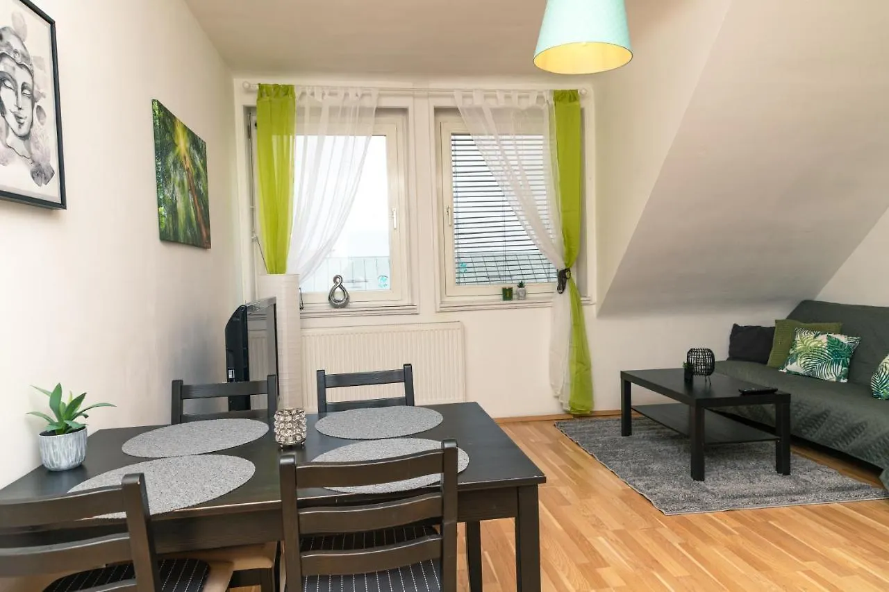 Milky Way Top Floor 2-Bedroom Apartment Air Condition Vienna Austria